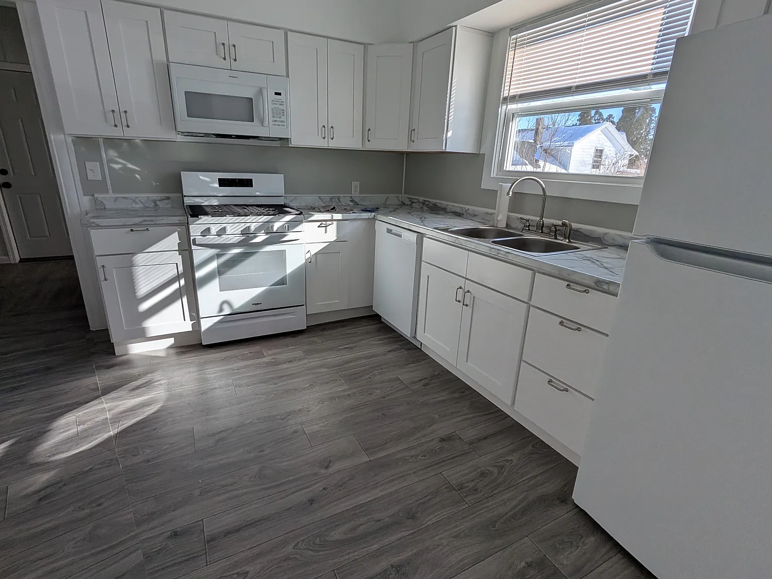 2 bed, 900 sqft, $1,250 — Photo 4
