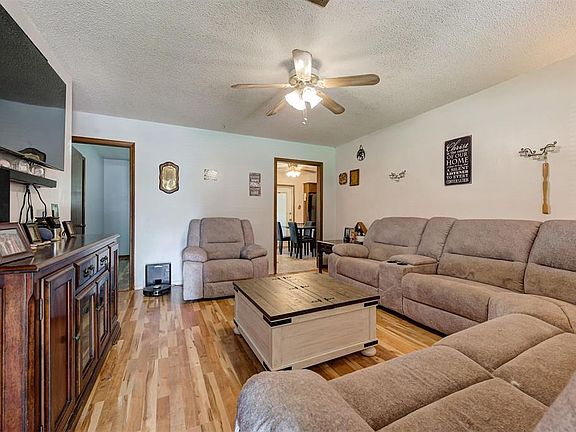 2nd image of 805 Del Haven Dr