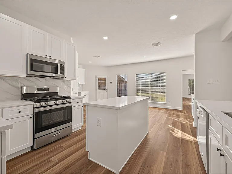 2834 Martina Dr — Photo 15