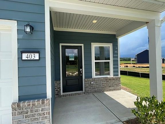 3rd image of 403 Wildflower Cir