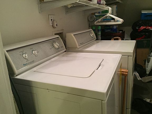 4th image of 2028 N Oakley Ave
