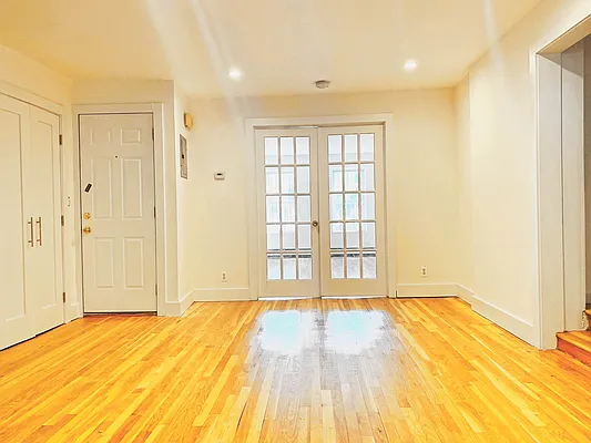 Rented by Douglas Elliman | media 33