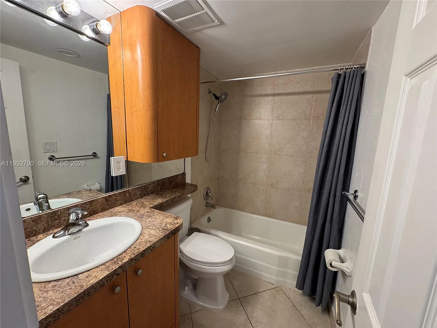 Lauderdale Tower Condo — Photo 4