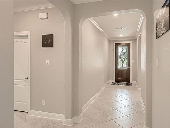 4th image of 303 White River Dr