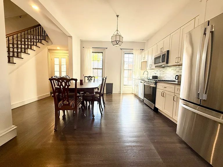 30 Trumbull St — Photo 4