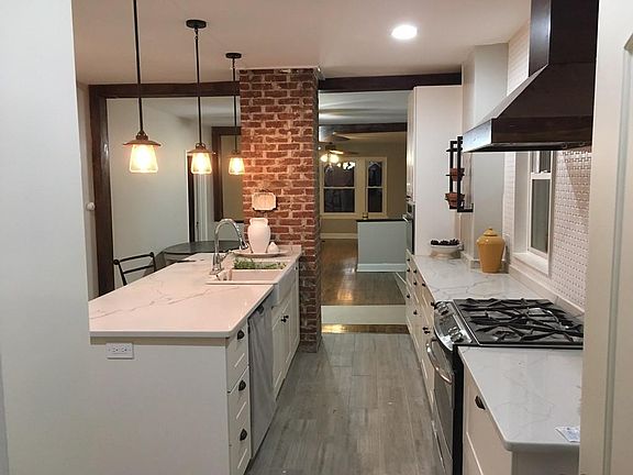 3rd image of 138 Oakside Ave #1