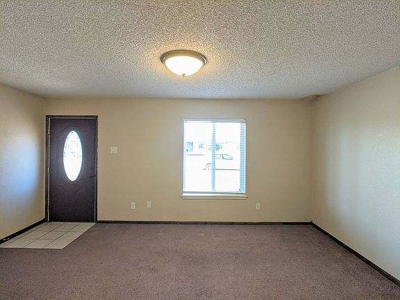 4th image of 101 Chanticleer Pl APT B