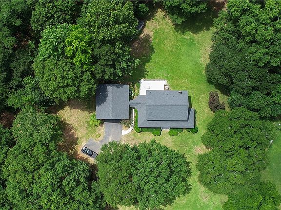 2nd image of 1181 Pete Dickens Road