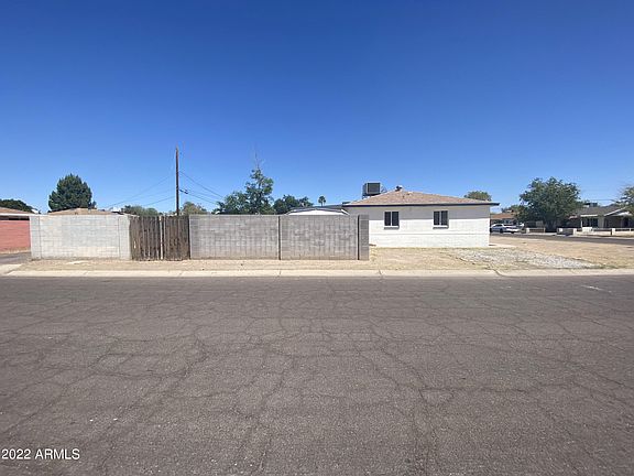 3rd image of 3020 W Solano Dr N