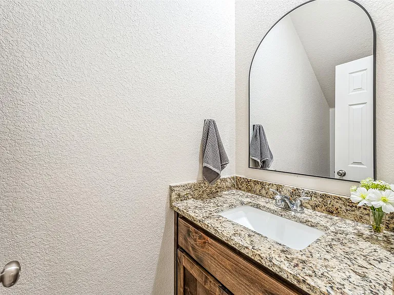 1011 W Vanderbilt St #201 — Photo 10