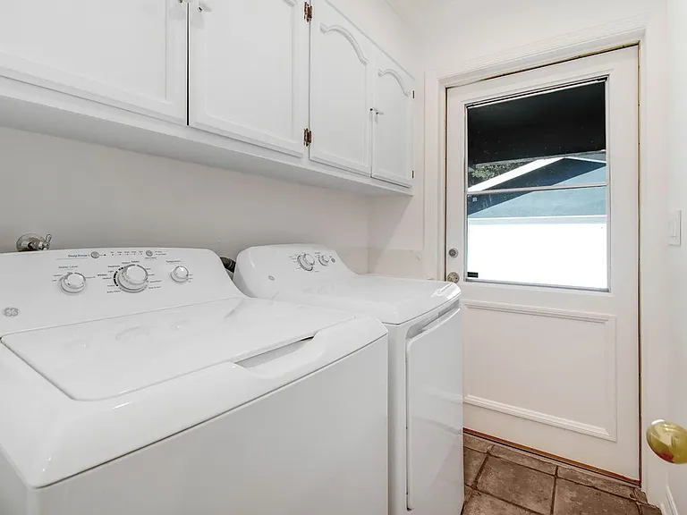 2401 Olive Ave — Photo 27