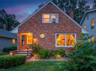33 Devonshire Dr, Akron, OH 44312