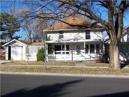 1st image of 520 W 3rd Ave