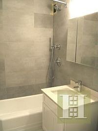 4th image of 301 E 47th St APT 15F