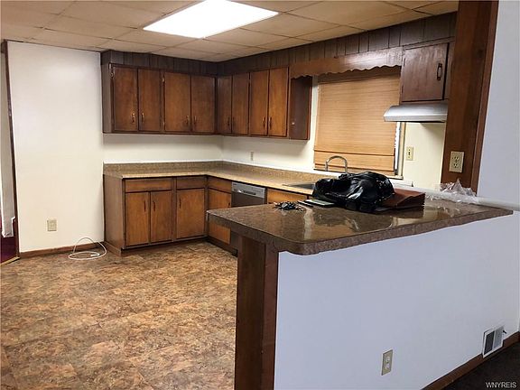 5th image of 324 Leroy Ave