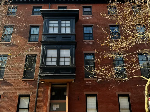 344 S 18th St APT 3R, Philadelphia, PA 19103