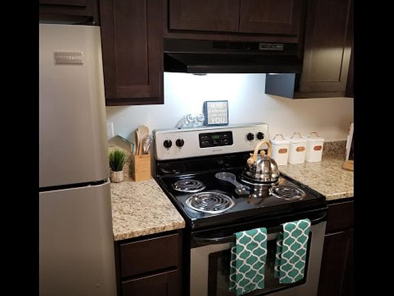 5th image of 1358 Brookfield Dr