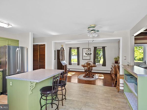 5th image of 310 Great Oak Dr