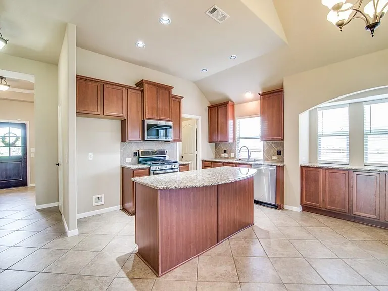 1410 Cedar Ridge Dr — Photo 7