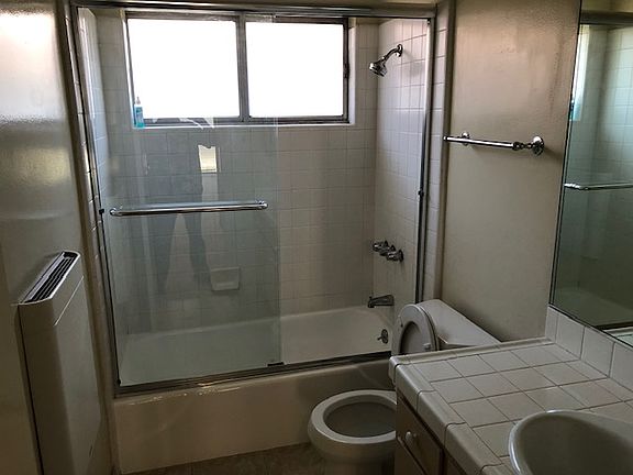 5th image of 5-18014 Burbank Blvd
