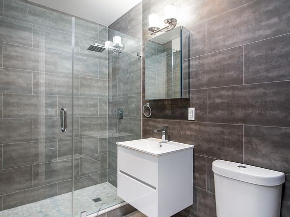 3rd image of 921 Washington Ave #383