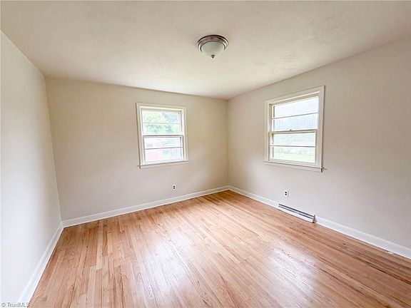 4th image of 140 Joyce Dr