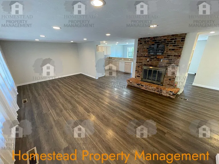130 Cottonwood Ct — Photo 5