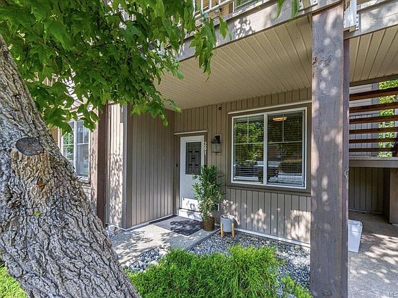 2nd image of 5934 Nelson Rd #201
