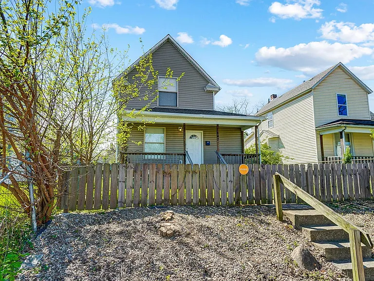 147 Whitethorne Ave — Photo 36
