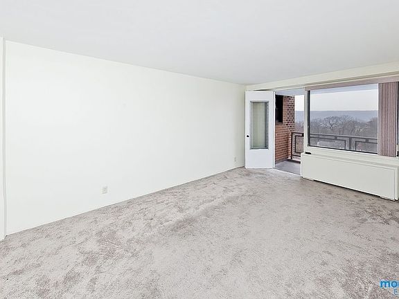 4th image of 4901 Henry Hudson Pkwy W APT 10L