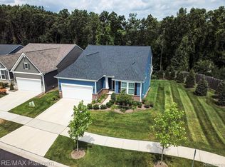 1065 Spring Trl, Brighton, MI 48116