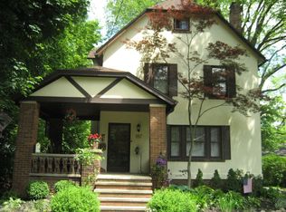 187 Bradley St, Chagrin Falls, OH 44022