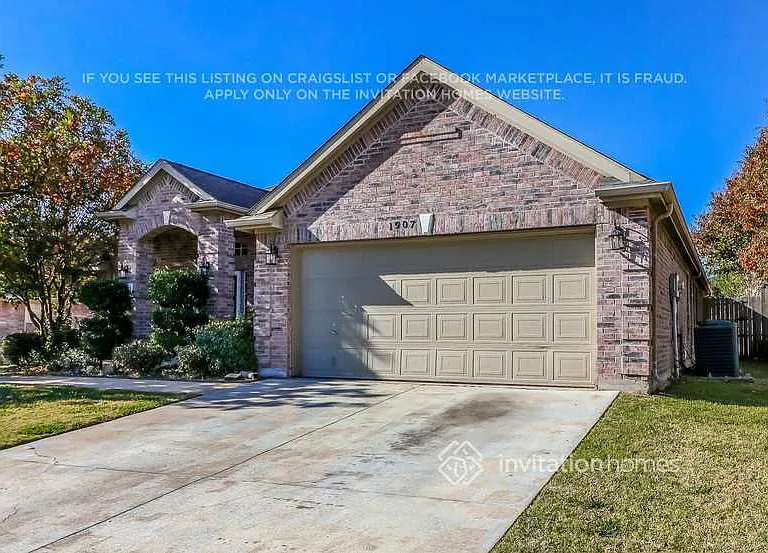 1907 Winter Park Dr — Photo 2