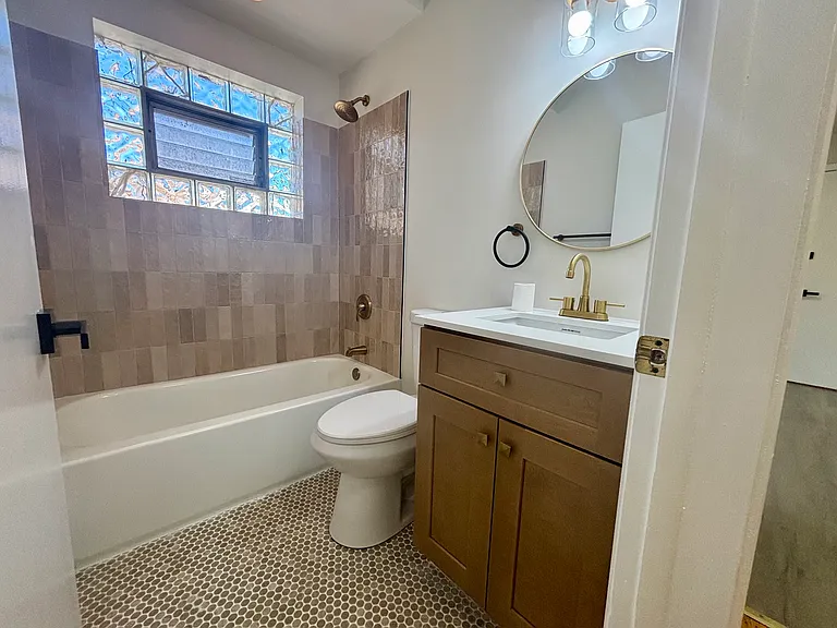 3543 N New England Ave #3545-1 — Photo 4