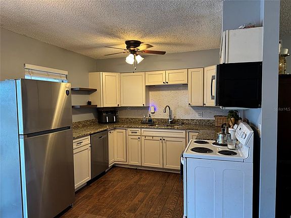 4th image of 580 Fern Ave