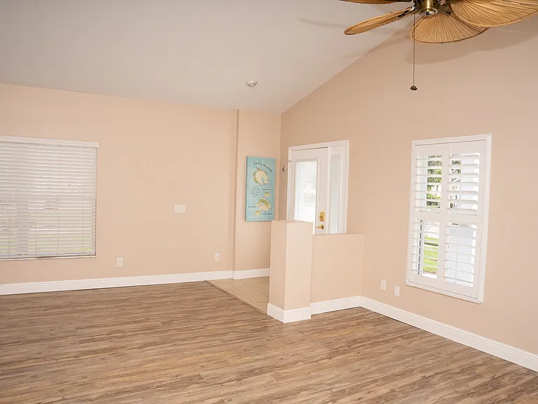 295 Destiny Cir — Photo 13