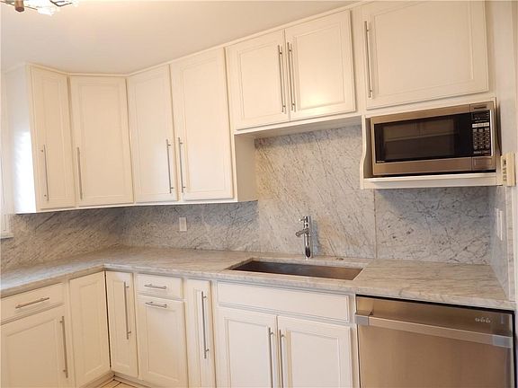 4th image of 1607 Ridgelake Dr