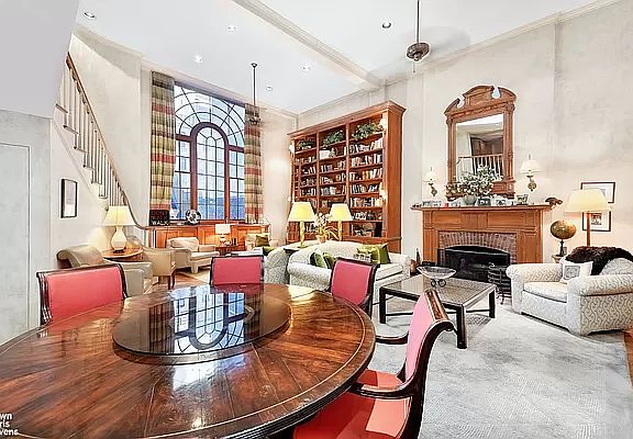 2nd image of 15 W 67th St #2FE