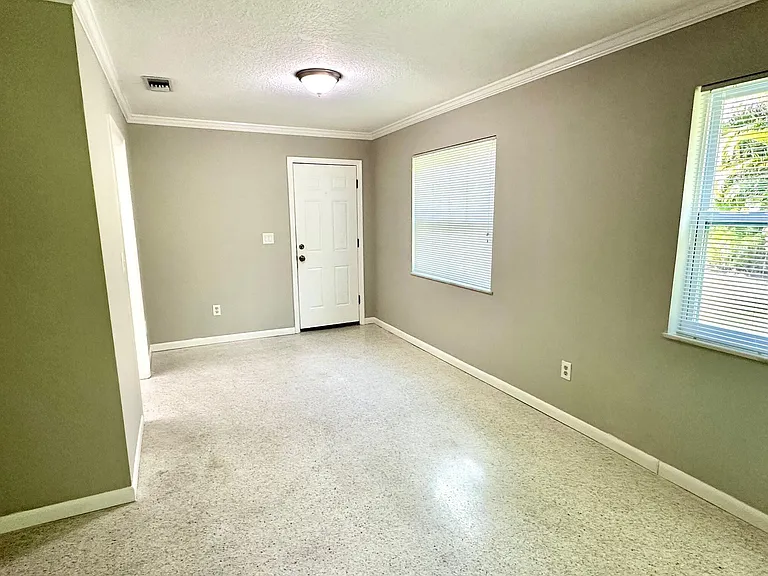 2095 NW Fork Rd — Photo 8