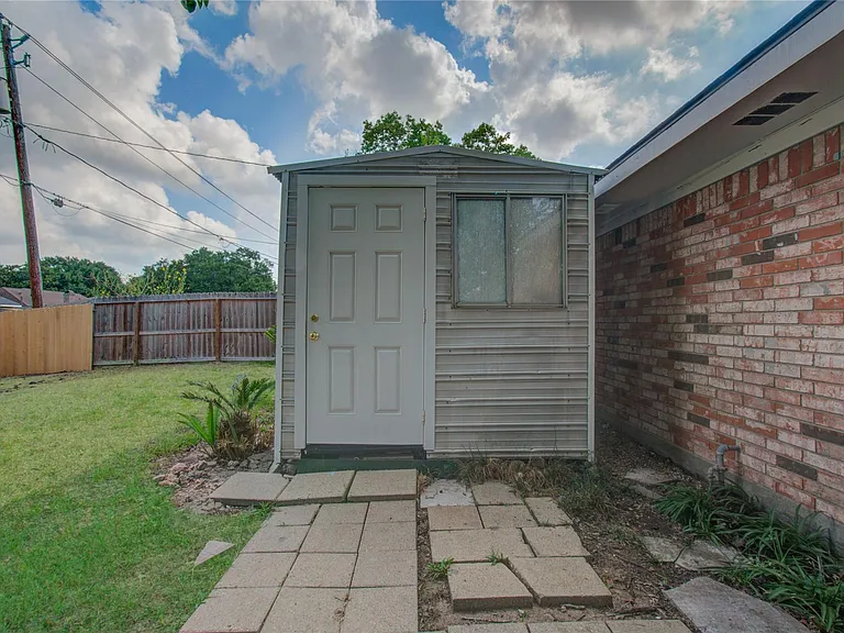 1806 Cypress Dr — Photo 18