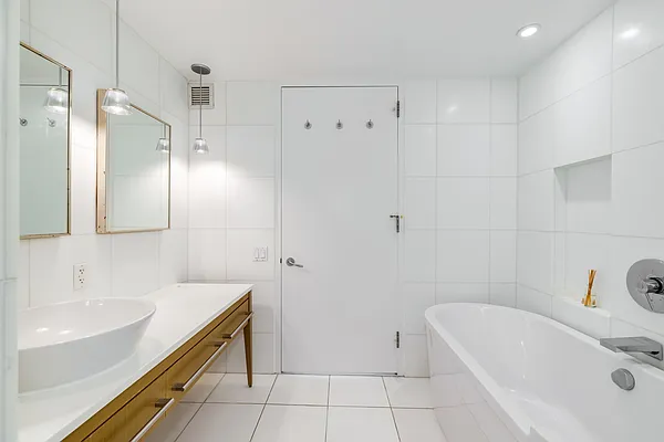 Sold by Compass | media 7