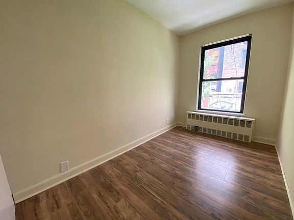 4th image of 221 W 22nd St #C3
