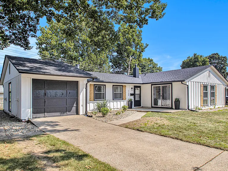1160 Helmen Dr — Photo 4