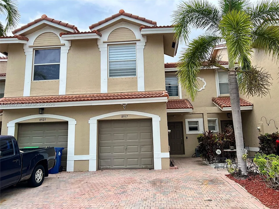 8917 NW 54th St