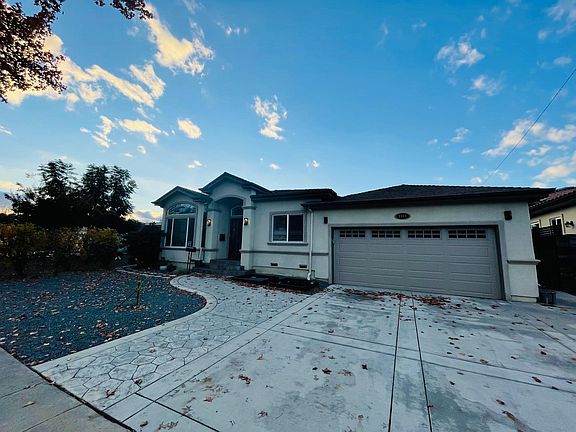 2nd image of 1371-2 Suzanne Ct