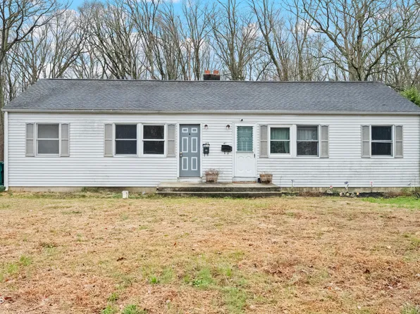 43 Story St, New Egypt, NJ 08533