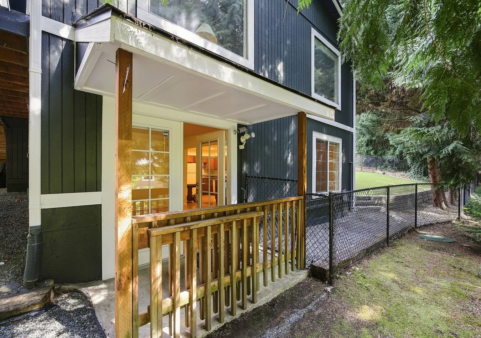 1Bd/1Ba Sammamish Condo — Photo 1