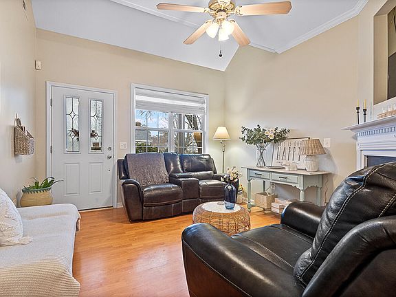 5th image of 2907 Andover Glen Rd