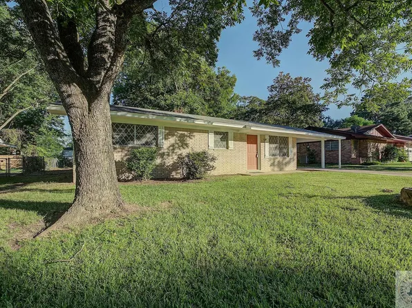 708 Hawkins Ave, Wake Village, TX 75501