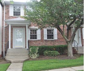 607 Mohawk Ct, Suffern, NY 10901
